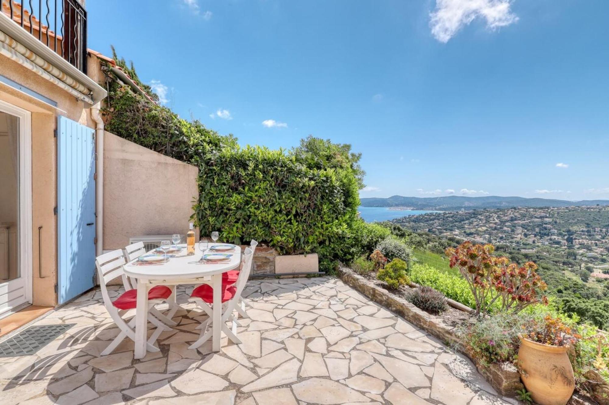 Exceptional View In Saint-Clair For 4 People Apartment Le Lavandou Exterior photo